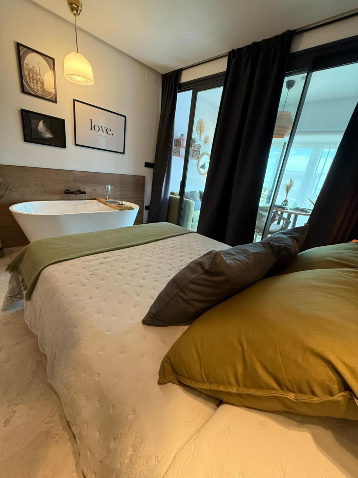 Victoria Loft Bed & Breakfast Castell de Ferro Exterior photo